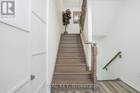 324 Equestrian Way Cambridge ON N3E 0C1