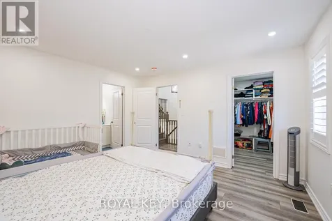 324 Equestrian Way Cambridge ON N3E 0C1