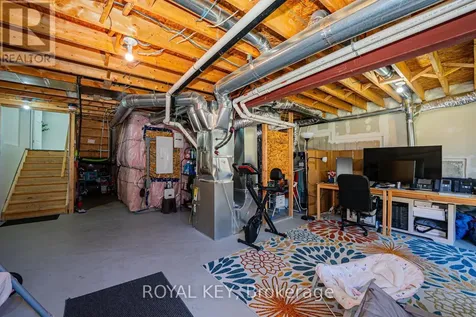324 Equestrian Way Cambridge ON N3E 0C1
