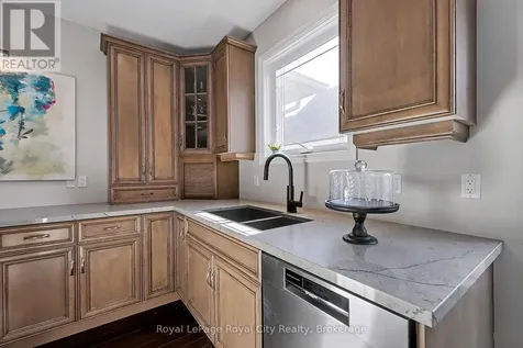 8 Zaduk Place Guelph (kortright East) ON N1G 0A7