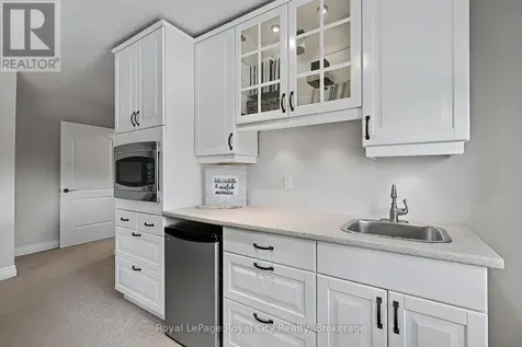 8 Zaduk Place Guelph (kortright East) ON N1G 0A7