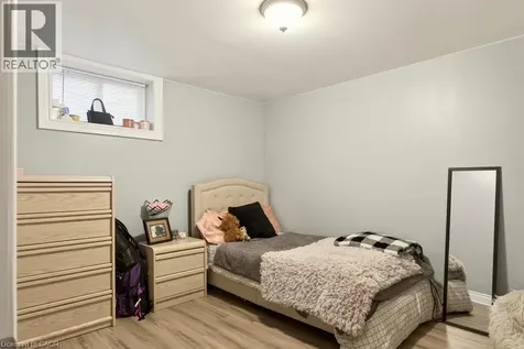 15 Faircourt Drive Stoney Creek ON L8G 2J4