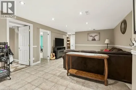 15 Faircourt Drive Stoney Creek ON L8G 2J4