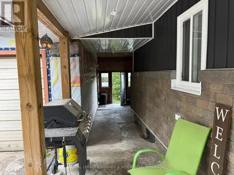 27 Stencells Road Laurentian Valley ON K8A 6W8