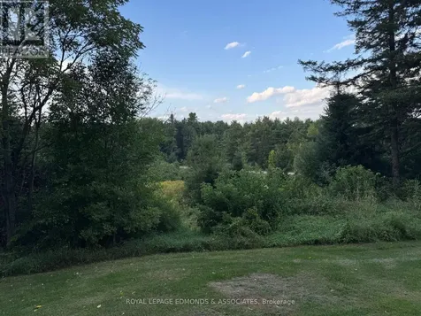 27 Stencells Road Laurentian Valley ON K8A 6W8