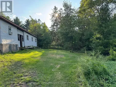 27 Stencells Road Laurentian Valley ON K8A 6W8