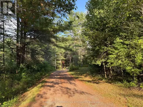 27 Stencells Road Laurentian Valley ON K8A 6W8