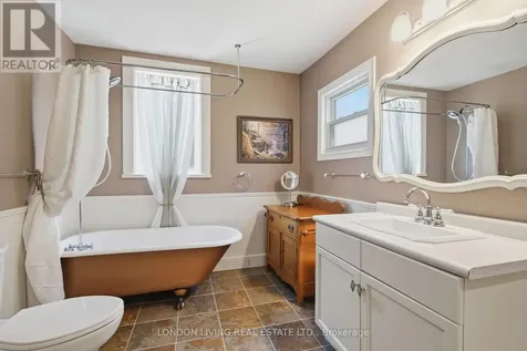 24 Centre Street St. Thomas ON N5R 2Z2