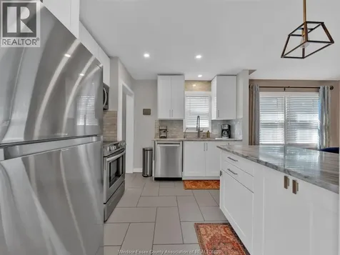 3268 Virginia Park Windsor ON N9E 2C3