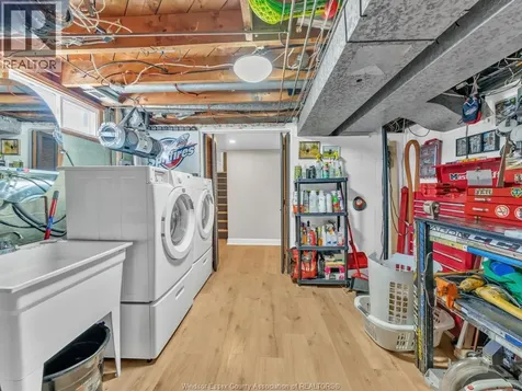3268 Virginia Park Windsor ON N9E 2C3