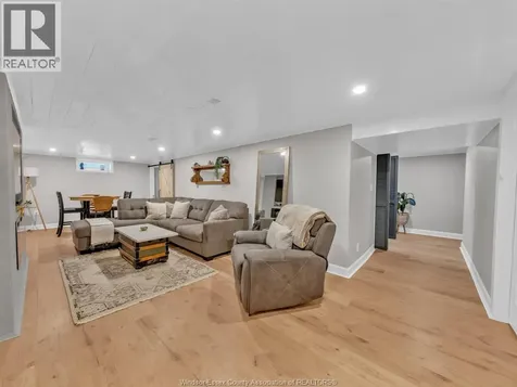 3268 Virginia Park Windsor ON N9E 2C3