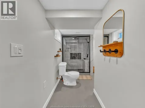 3268 Virginia Park Windsor ON N9E 2C3