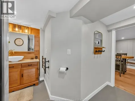 3268 Virginia Park Avenue Windsor ON N9E 2C3