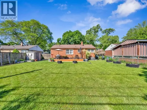 3268 Virginia Park Windsor ON N9E 2C3