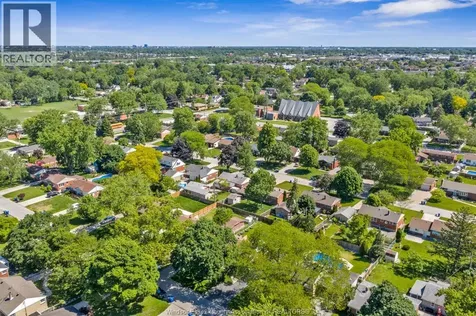 3268 Virginia Park Avenue Windsor ON N9E 2C3