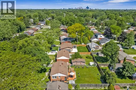 3268 Virginia Park Avenue Windsor ON N9E 2C3
