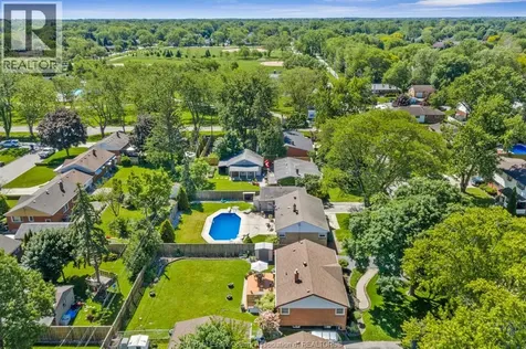 3268 Virginia Park Windsor ON N9E 2C3