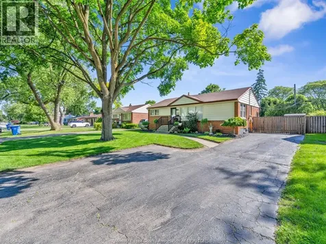 3268 Virginia Park Windsor ON N9E 2C3