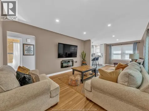 3268 Virginia Park Windsor ON N9E 2C3