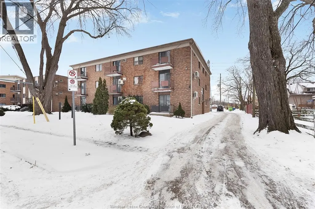 1655 Rooney Street Windsor ON N9B 1L1