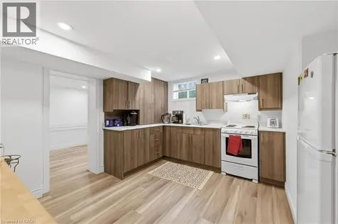 82 Cumming Court Ancaster ON L9G 1V3