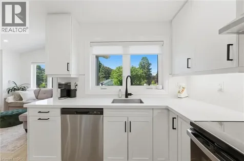 82 Cumming Court Ancaster ON L9G 1V3