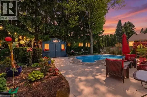 82 Cumming Court Ancaster ON L9G 1V3
