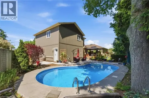 82 Cumming Court Ancaster ON L9G 1V3