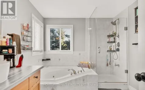 22 Devonleigh Drive Amaranth ON L9V 3J3
