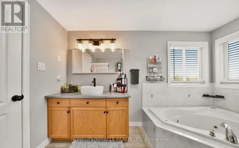 22 Devonleigh Drive Amaranth ON L9V 3J3