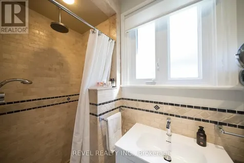11 Chestnut Avenue Brantford ON N3T 4B9