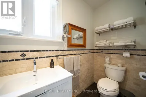 11 Chestnut Avenue Brantford ON N3T 4B9