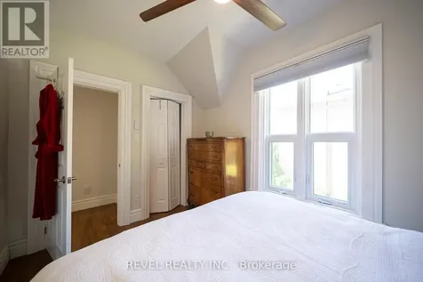 11 Chestnut Avenue Brantford ON N3T 4B9