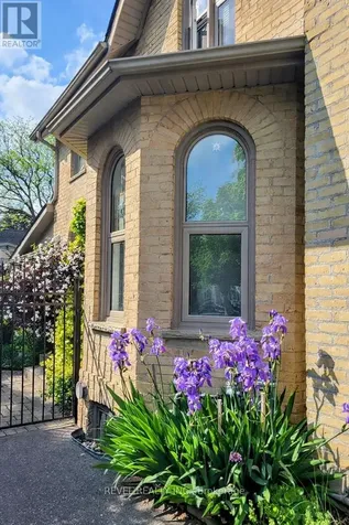 11 Chestnut Avenue Brantford ON N3T 4B9