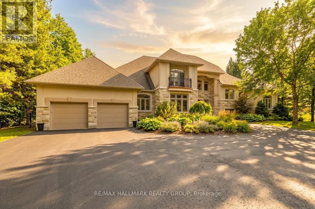 5800 Queenscourt Crescent Ottawa ON K4M 1K3
