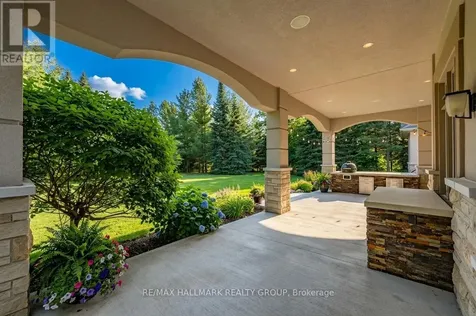 5800 Queenscourt Crescent Ottawa ON K4M 1K3