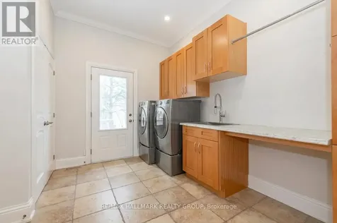 5800 Queenscourt Crescent Ottawa ON K4M 1K3