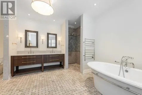 5800 Queenscourt Crescent Ottawa ON K4M 1K3