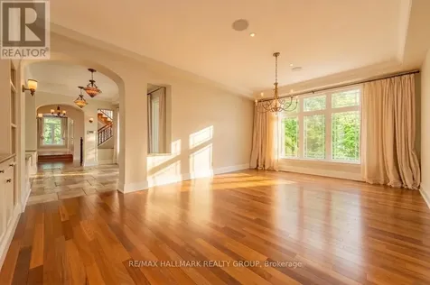 5800 Queenscourt Crescent Ottawa ON K4M 1K3
