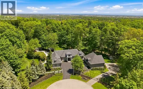 3205 Highpoint Court Burlington ON L7P 0P9