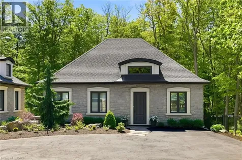 3205 Highpoint Court Burlington ON L7P 0P9