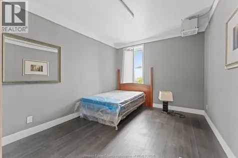 1353 Wellington Avenue Windsor ON N8X 2C1