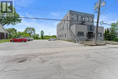 1353 Wellington Avenue Windsor ON N8X 2C1