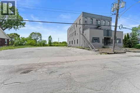 1353 Wellington Avenue Windsor ON N8X 2C1
