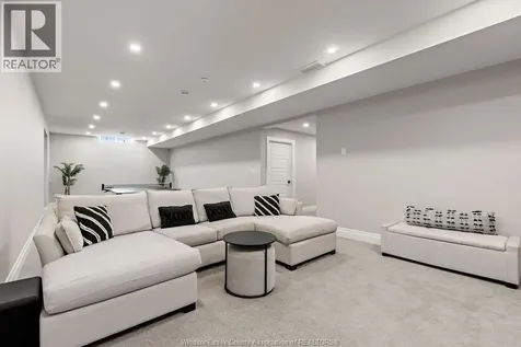 258 Xavier Circle Lakeshore ON N8N 0J3