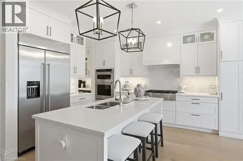 24 Willow Bank Common St. Catharines ON L2S 4C8