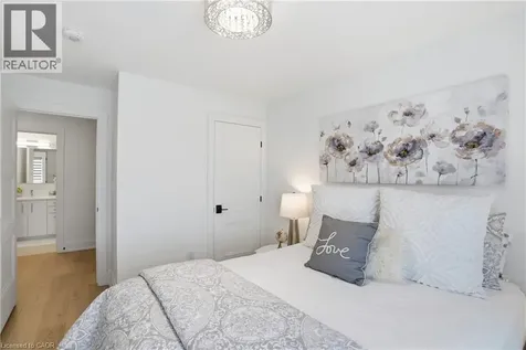 24 Willow Bank Common St. Catharines ON L2S 4C8