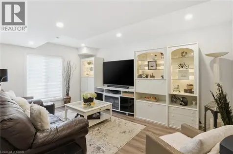 24 Willow Bank Common St. Catharines ON L2S 4C8