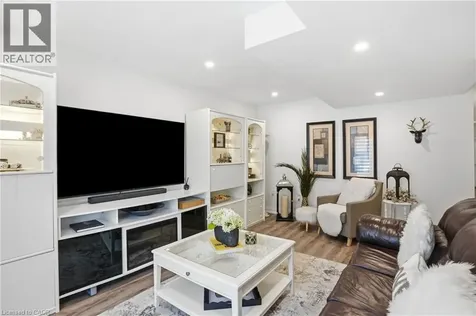 24 Willow Bank Common St. Catharines ON L2S 4C8