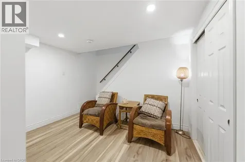 82 Cumming Court Ancaster ON L9G 1V3